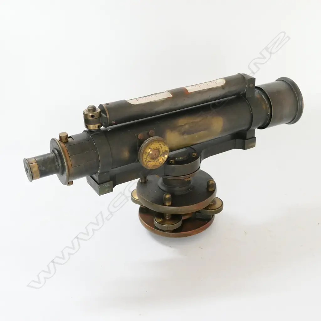 N.Z.R. MARKED CASED DUMPY LEVEL BY ELLIOT BROS., LONDON. RACHET GEAR MECH AT FAULT Image 1++